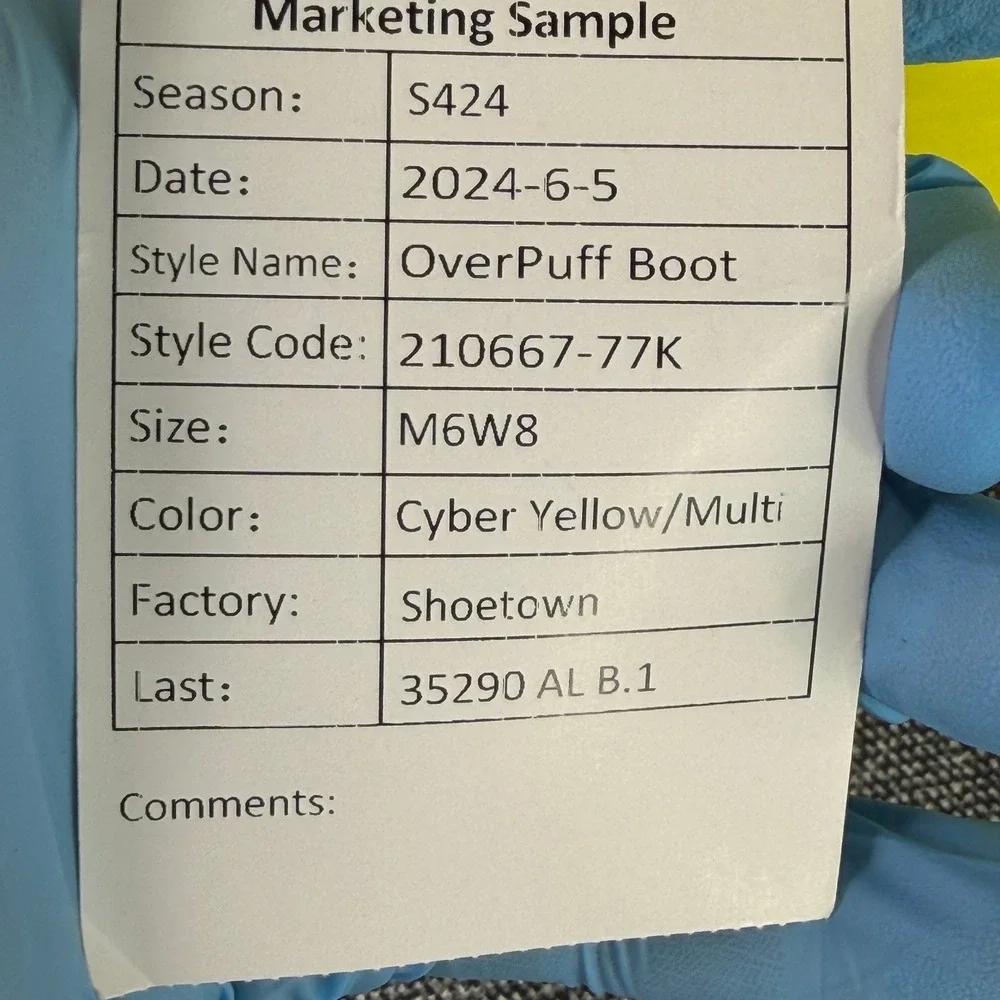 Crocs OverPuff Boot Unisex M6 W8 Cyber Yellow Black Puffy Quilted Sample 210667